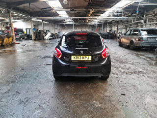 Peugeot 208 2013
