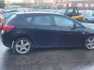 Opel Astra J 2010