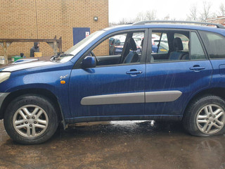 Toyota RAV4 2  (XA20) 2001
