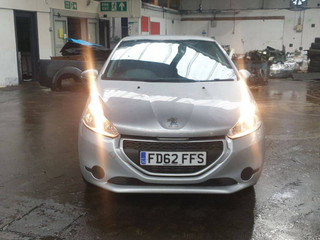 Peugeot 208 2012