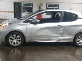 Peugeot 208 2012