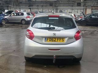 Peugeot 208 2012