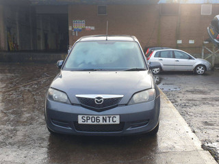 Mazda 2  DY 2005