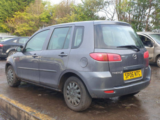 Mazda 2  DY 2005