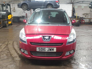 Peugeot 5008  T8 2010