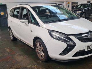 Opel Zafira 3  (C) 2015
