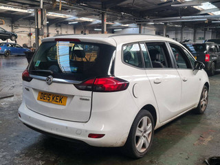 Opel Zafira 3  (C) 2015