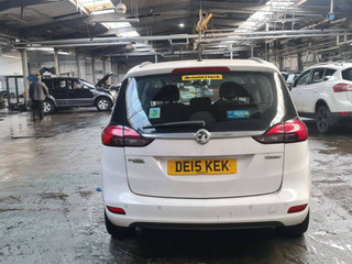Opel Zafira 3  (C) 2015