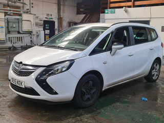 Opel Zafira 3  (C) 2015