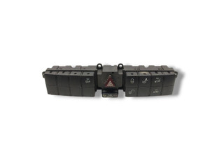 кнопка (выключатель) Mercedes-Benz C-Класс W203/S203/CL203 [рестайлинг] W203 2004, 2.2 л., CDi, OM 646.963, дизель, АКПП, brillantsilber / 744, седан, задний привод, правый руль, 2038214481