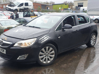 Opel Astra J 2011