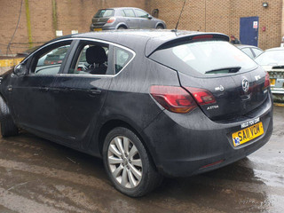 Opel Astra J 2011