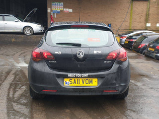 Opel Astra J 2011