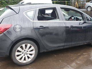 Opel Astra J 2011