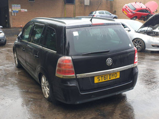 Opel Zafira 2  (B) рест. 2011