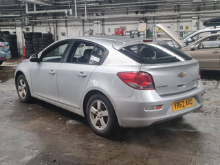 Chevrolet Cruze  J305 2012