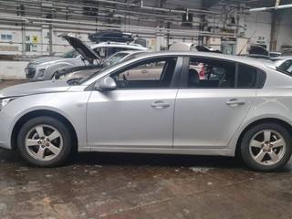 Chevrolet Cruze  J305 2012