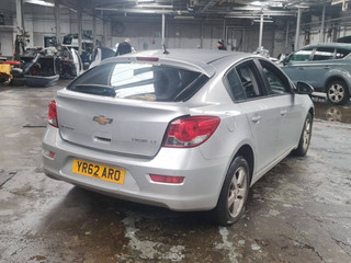 Chevrolet Cruze  J305 2012