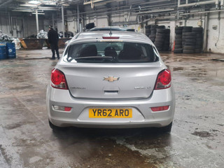Chevrolet Cruze  J305 2012