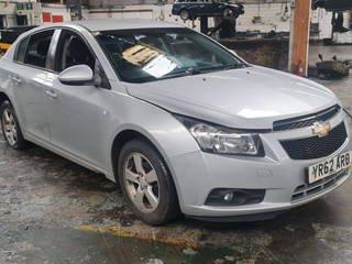 Chevrolet Cruze  J305 2012