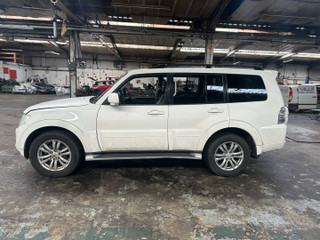 Mitsubishi Pajero 4  рест. V90 2014