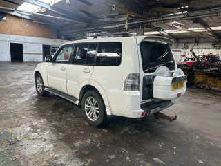Mitsubishi Pajero 4  рест. V90 2014
