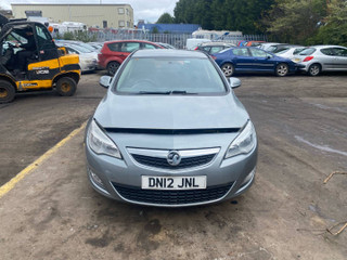 Opel Astra J 2012