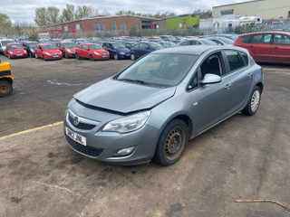 Opel Astra J 2012