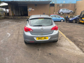 Opel Astra J 2012