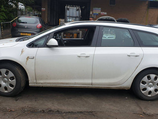 Opel Astra J рест. 2013