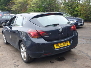 Opel Astra J 2011