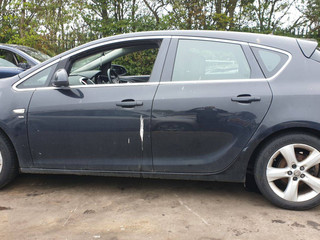 Opel Astra J 2011