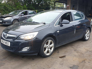 Opel Astra J 2011