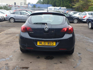 Opel Astra J 2011