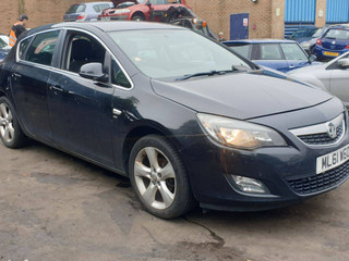 Opel Astra J 2011