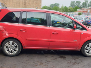 Opel Zafira 2  (B) рест. 2011
