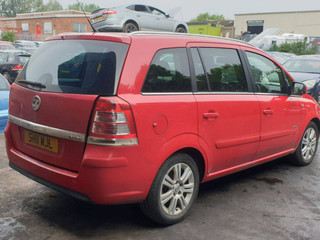 Opel Zafira 2  (B) рест. 2011