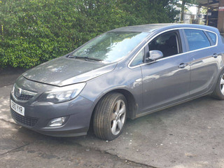 Opel Astra J 2010
