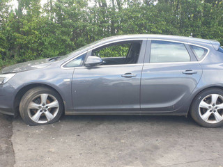 Opel Astra J 2010