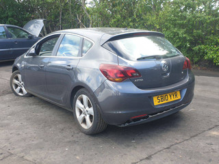 Opel Astra J 2010