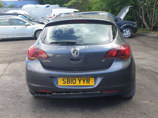 Opel Astra J 2010