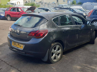 Opel Astra J 2010