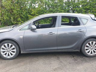 Opel Astra J 2010