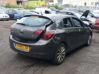 Opel Astra J 2010
