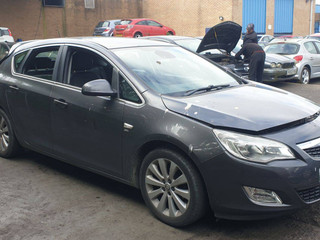 Opel Astra J 2010
