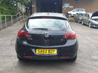 Opel Astra J 2012