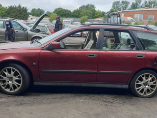 Volvo V40 2-й рест. 2004