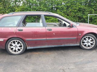 Volvo V40 2-й рест. 2004