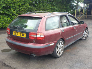 Volvo V40 2-й рест. 2004