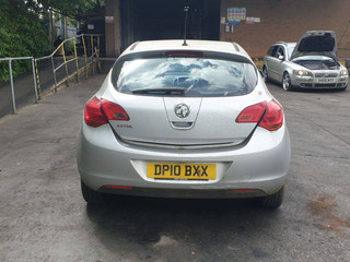 Opel Astra J 2010